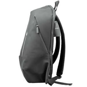 Vista lateral de la mochila impermeable iServices negra